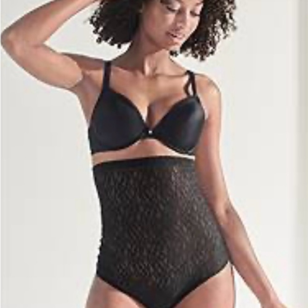 Elegant Black Lace Shapewear